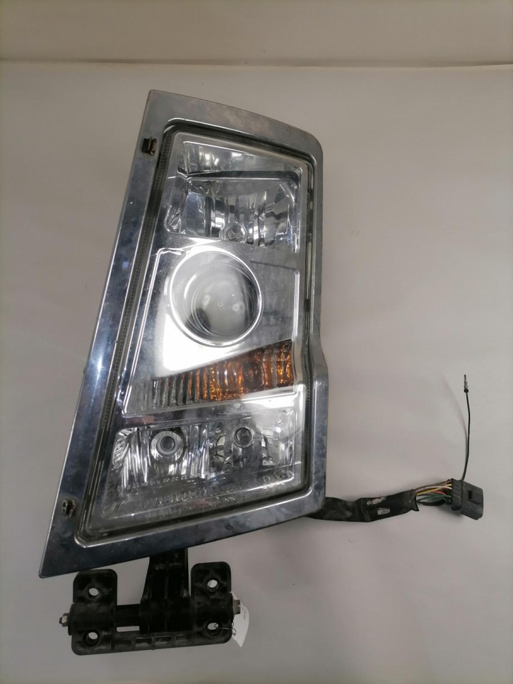 Volvo Esituli, xenon 20713724 - Lights/ Lighting for Truck: picture 1 Volvo Esituli, xenon 20713724 - Lights/ Lighting for Truck: picture 1