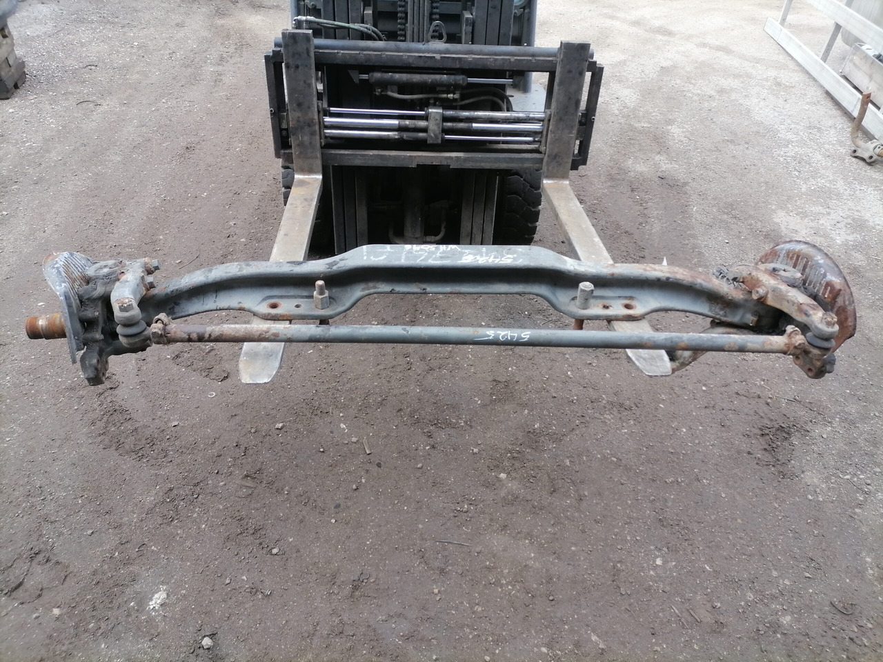 Volvo First axel housing 20399060 - Front axle for Truck: picture 1 Volvo First axel housing 20399060 - Front axle for Truck: picture 1