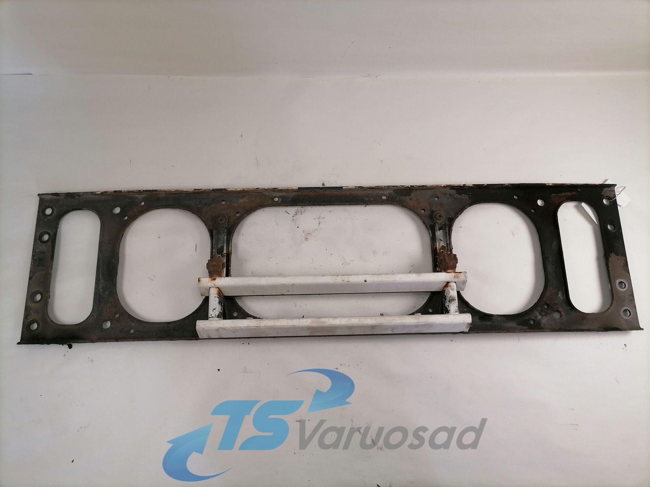 Volvo Iluvõre raam 1629421 - Grill for Truck: picture 2 Volvo Iluvõre raam 1629421 - Grill for Truck: picture 2