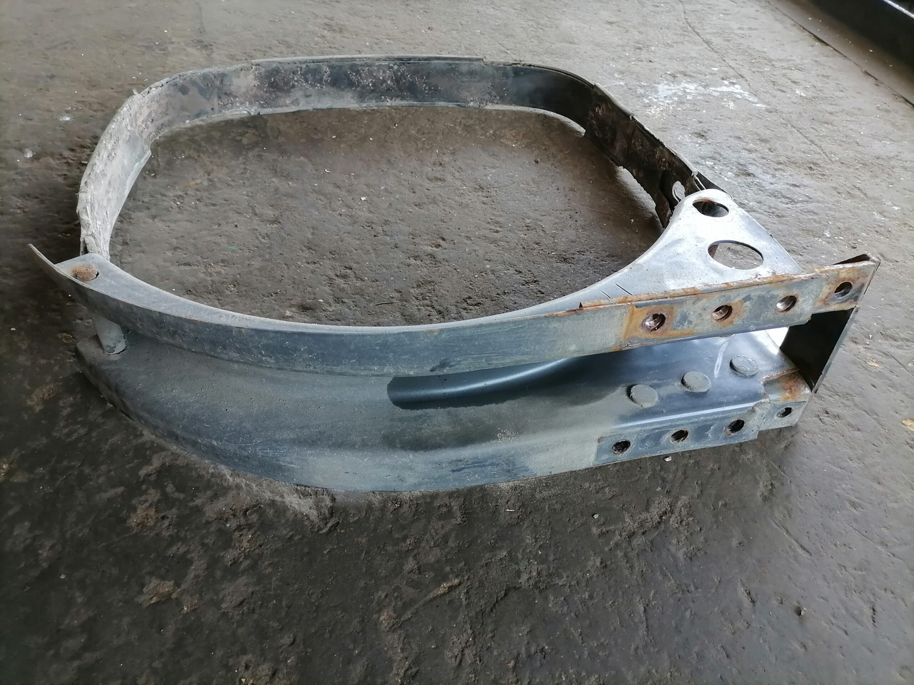 Volvo Kütusepaagi kandur, Volvo 20526488 - Fuel tank for Truck: picture 3 Volvo Kütusepaagi kandur, Volvo 20526488 - Fuel tank for Truck: picture 3