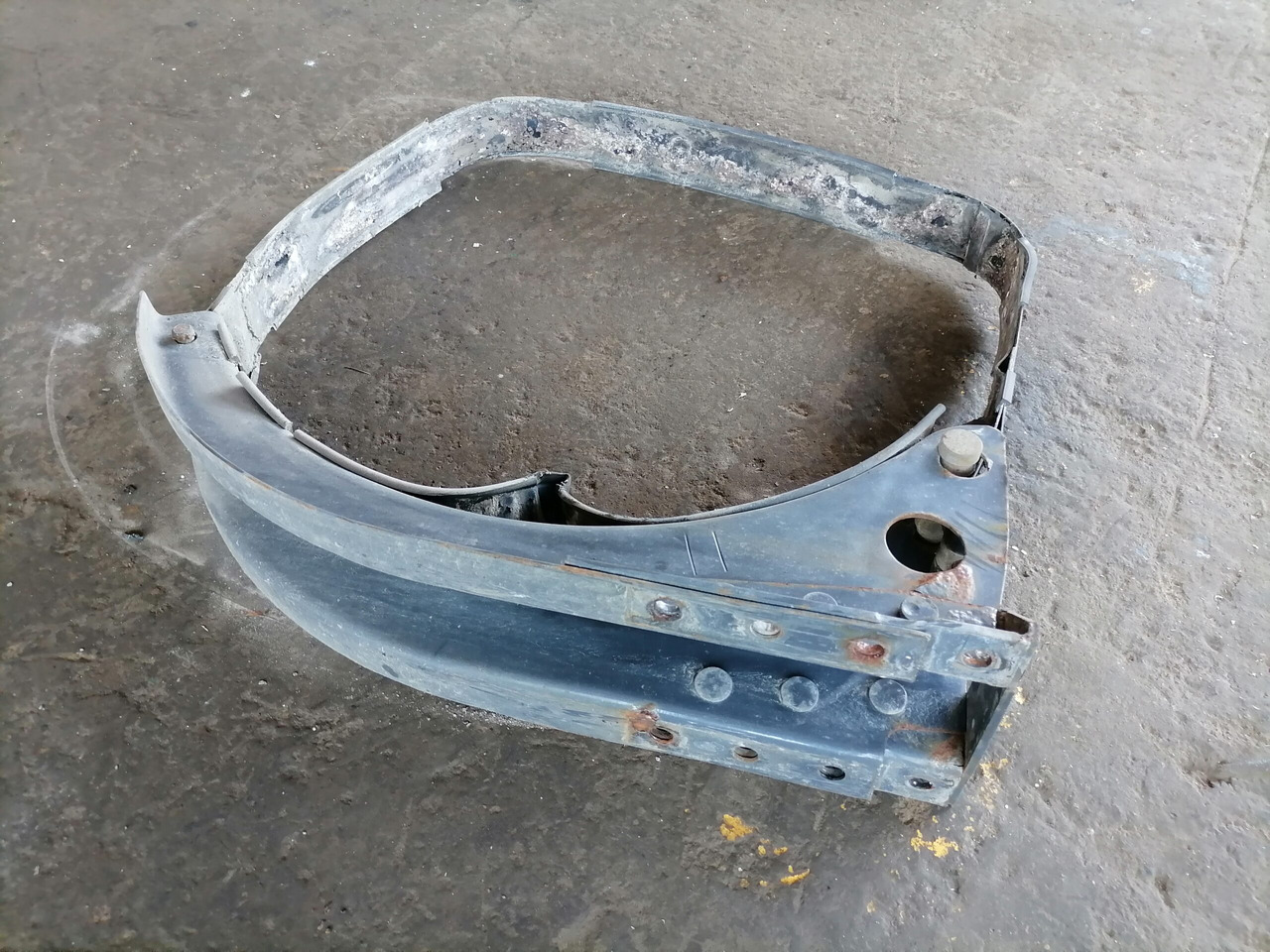 Volvo Kütusepaagi kandur, Volvo 20526488 - Fuel tank for Truck: picture 2 Volvo Kütusepaagi kandur, Volvo 20526488 - Fuel tank for Truck: picture 2