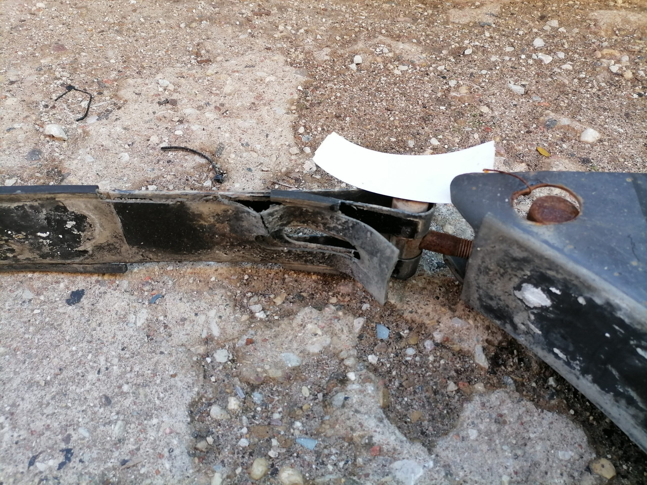 Volvo Kütusepaagi kandur, Volvo 20721537 - Fuel tank for Truck: picture 3 Volvo Kütusepaagi kandur, Volvo 20721537 - Fuel tank for Truck: picture 3