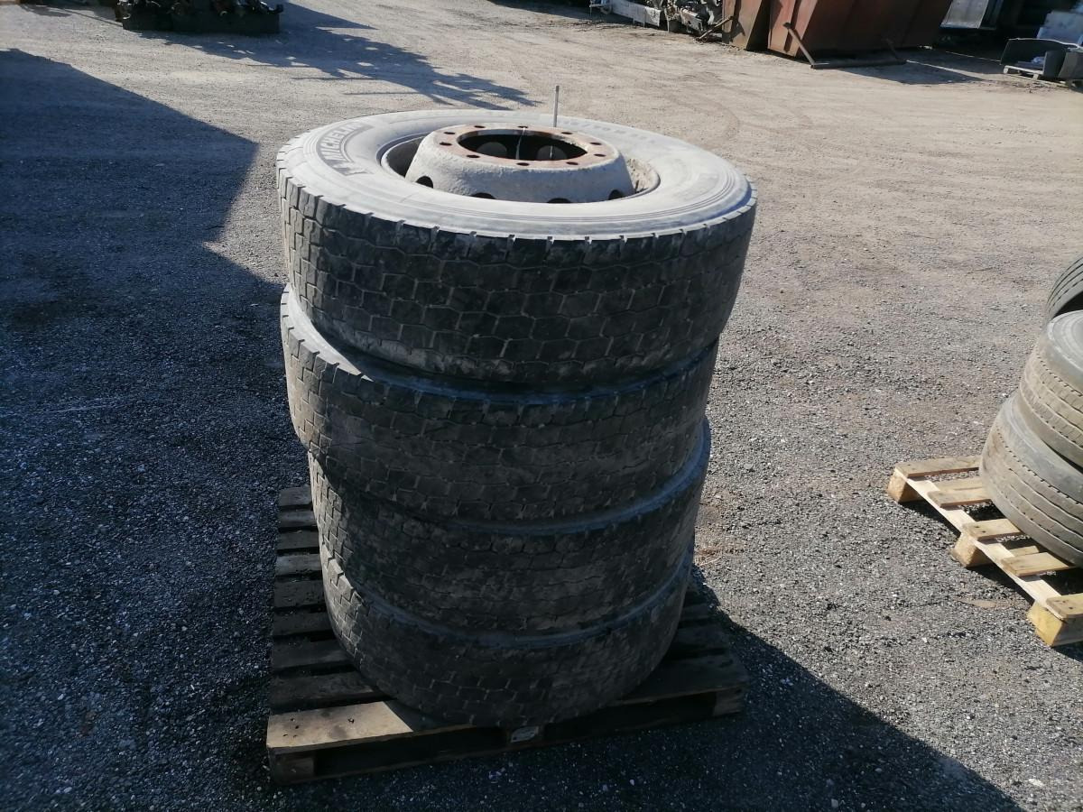 Volvo Michelin 315/70R22,5 31570R225 - Wheels and tires for Truck: picture 2 Volvo Michelin 315/70R22,5 31570R225 - Wheels and tires for Truck: picture 2