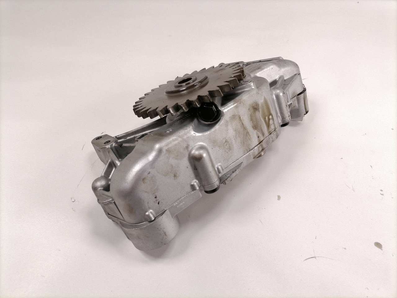 Volvo Oil pump 20498516 - Oil pump for Truck: picture 4 Volvo Oil pump 20498516 - Oil pump for Truck: picture 4