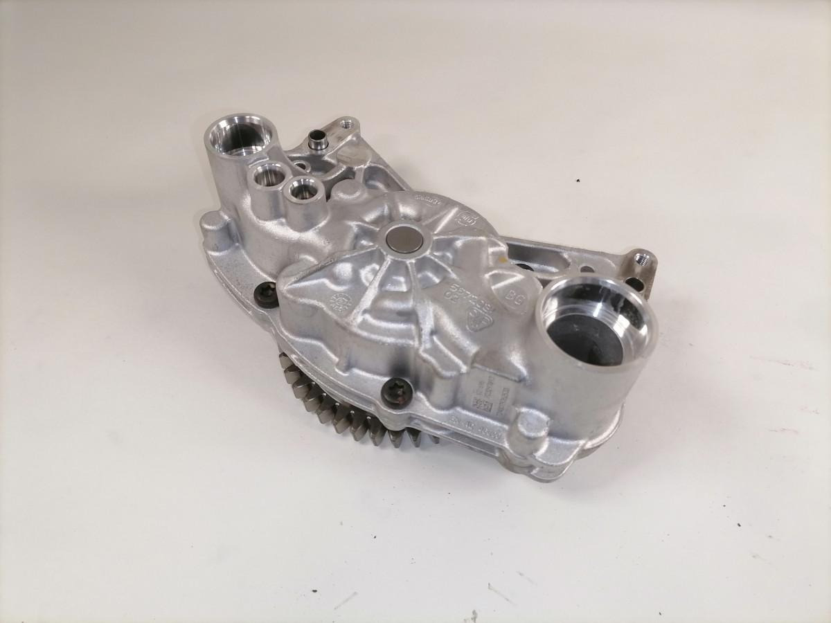 Volvo Oil pump 23297893 - Oil pump for Truck: picture 3 Volvo Oil pump 23297893 - Oil pump for Truck: picture 3