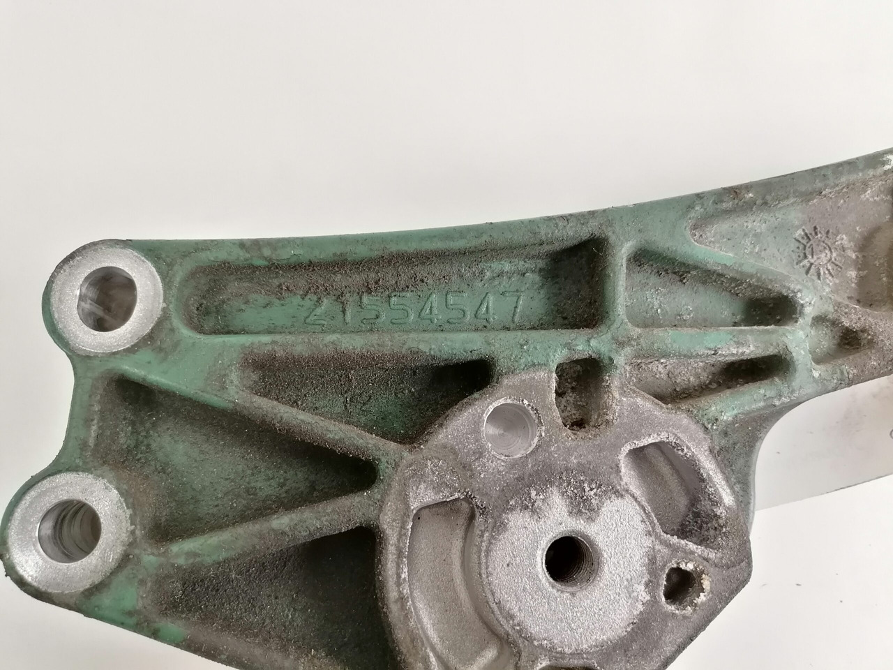 Volvo Rihmapinguti kandur 21554547 - Engine and parts for Truck: picture 2 Volvo Rihmapinguti kandur 21554547 - Engine and parts for Truck: picture 2