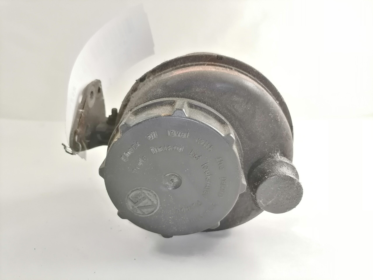 Volvo Steering oil tank+ bracket 1592945 - Steering hose for Truck: picture 4 Volvo Steering oil tank+ bracket 1592945 - Steering hose for Truck: picture 4