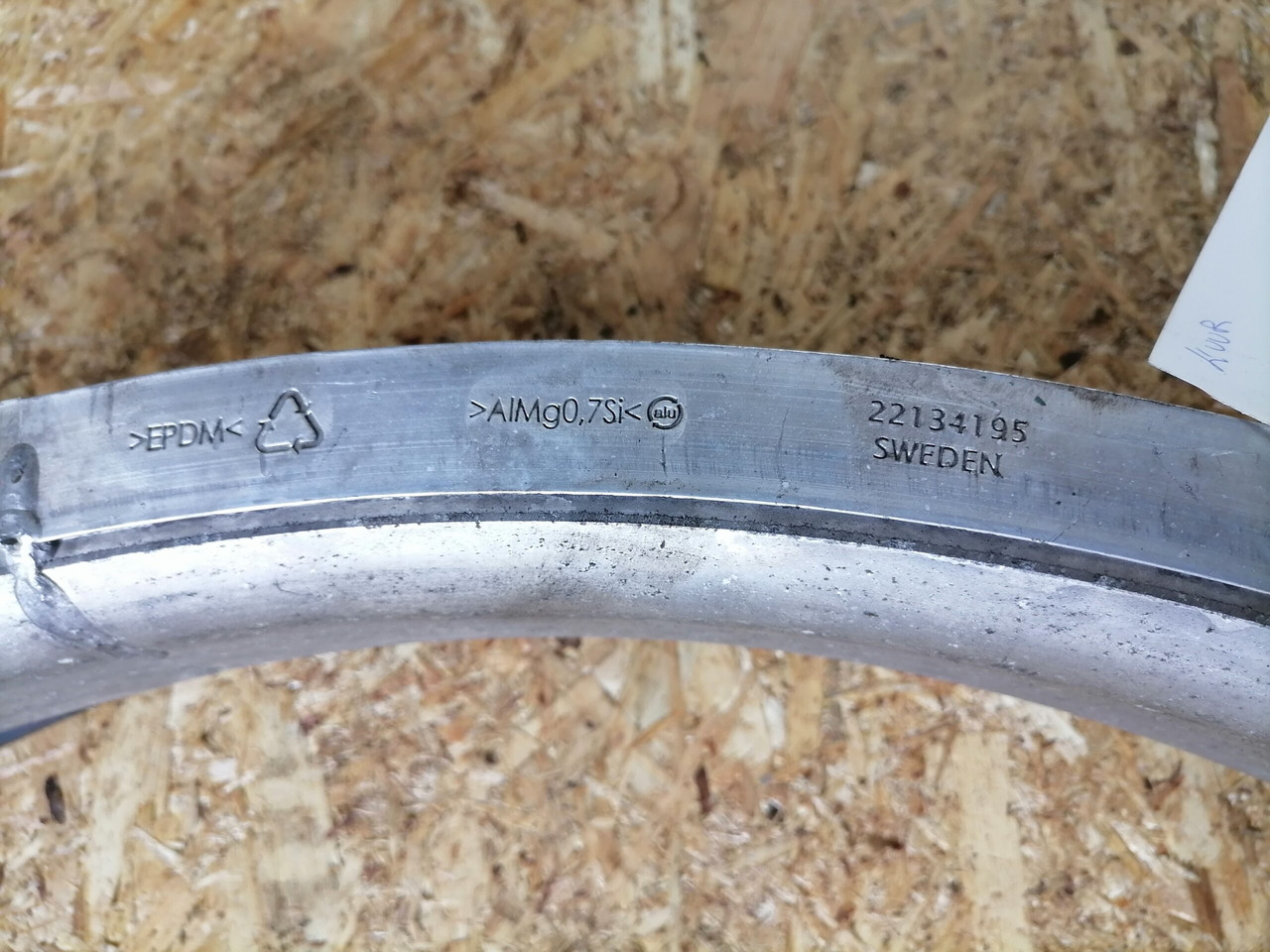 Volvo Ventilaatori metallrõngas 22134195 - Radiator for Truck: picture 5 Volvo Ventilaatori metallrõngas 22134195 - Radiator for Truck: picture 5