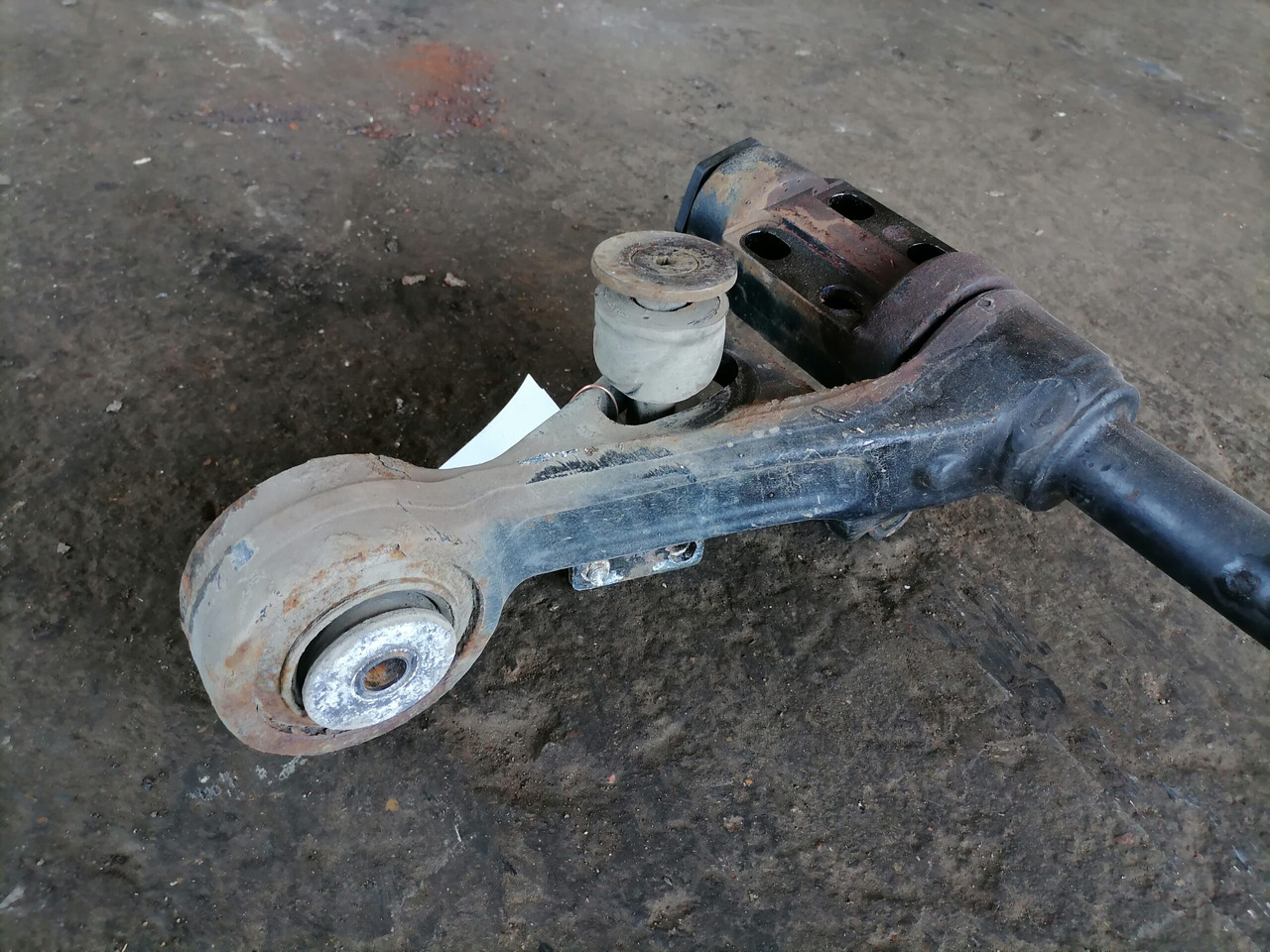 Volvo Volvo FH kabiini torsioonvarras 3198853 - Cab suspension for Truck: picture 4 Volvo Volvo FH kabiini torsioonvarras 3198853 - Cab suspension for Truck: picture 4