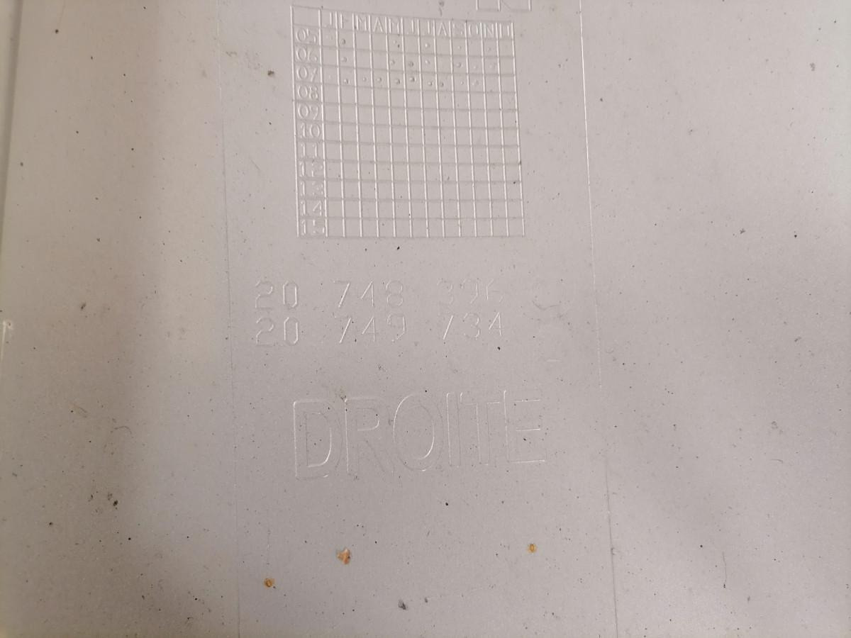 Volvo Volvo kabiini nurgapõsk, parem 20748396 - Grill for Truck: picture 4 Volvo Volvo kabiini nurgapõsk, parem 20748396 - Grill for Truck: picture 4