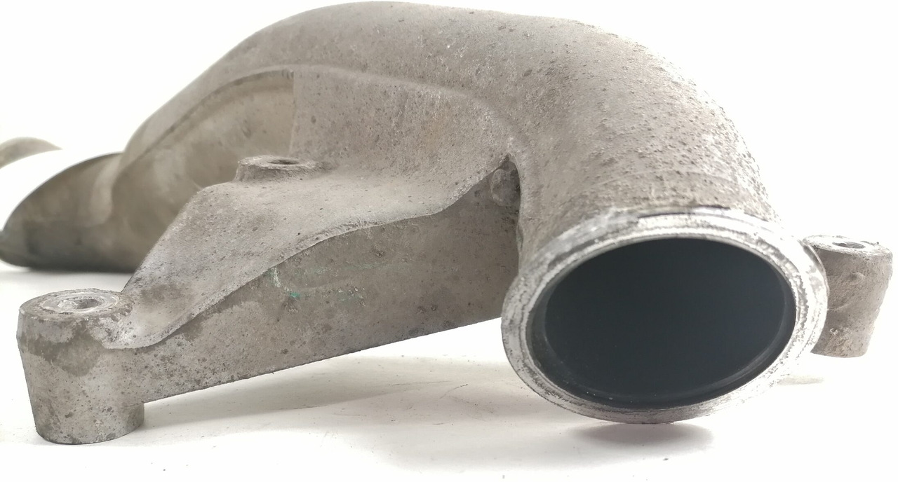 Volvo intercooler pipe 3979999 - Intercooler for Truck: picture 2 Volvo intercooler pipe 3979999 - Intercooler for Truck: picture 2