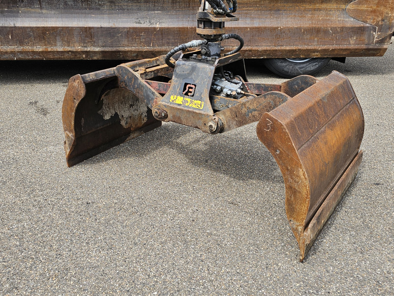 DAF TATRA 6X6 / T158/II / 2 SIDE TIPPER - HMF Z CRANE - Tipper, Crane truck: picture 5 DAF TATRA 6X6 / T158/II / 2 SIDE TIPPER - HMF Z CRANE - Tipper, Crane truck: picture 5