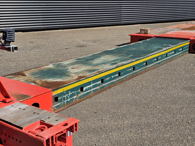 Nooteboom EURO-48-03 / EXTENDABLE / REMOVABLE NECK - Low loader semi-trailer: picture 4 Nooteboom EURO-48-03 / EXTENDABLE / REMOVABLE NECK - Low loader semi-trailer: picture 4