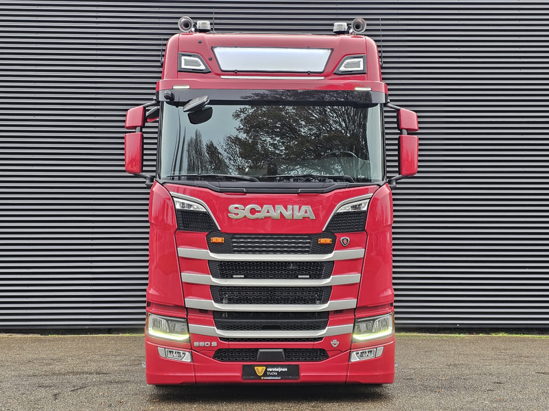 Scania S660 V8 6X2/4 / RETARDER / FULL AIR / HYDRAULIC - Tractor unit: picture 5 Scania S660 V8 6X2/4 / RETARDER / FULL AIR / HYDRAULIC - Tractor unit: picture 5