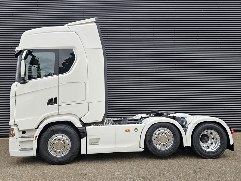 Scania S660 V8 6x2/4 / 2 x PTO / PARKING COOLER / FULL AIR - Tractor unit: picture 3 Scania S660 V8 6x2/4 / 2 x PTO / PARKING COOLER / FULL AIR - Tractor unit: picture 3