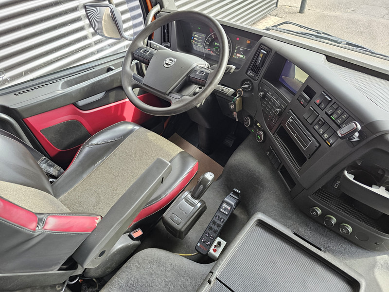 Volvo FMX 460 8x4-4 / HIAB Z CRANE + HOOKLIFT leasing Volvo FMX 460 8x4-4 / HIAB Z CRANE + HOOKLIFT: picture 18