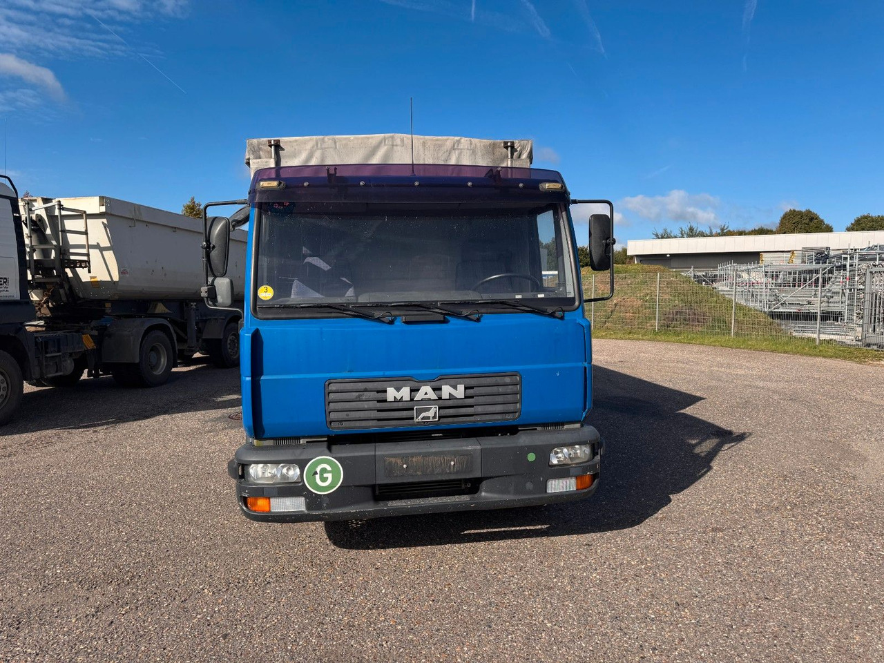 MAN 8.140 4X2 Pritsche Plane Original Km - Curtain side van: picture 5 MAN 8.140 4X2 Pritsche Plane Original Km - Curtain side van: picture 5