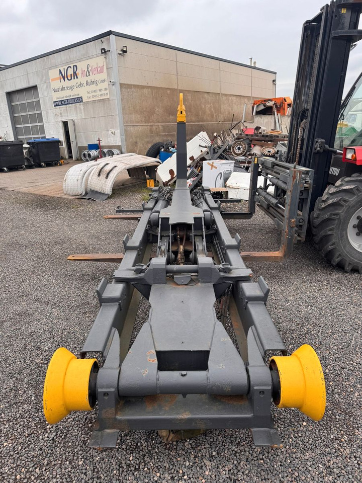 Marell Abrollkipperaufbau 3 Achser - Hook lift truck: picture 1 Marell Abrollkipperaufbau 3 Achser - Hook lift truck: picture 1