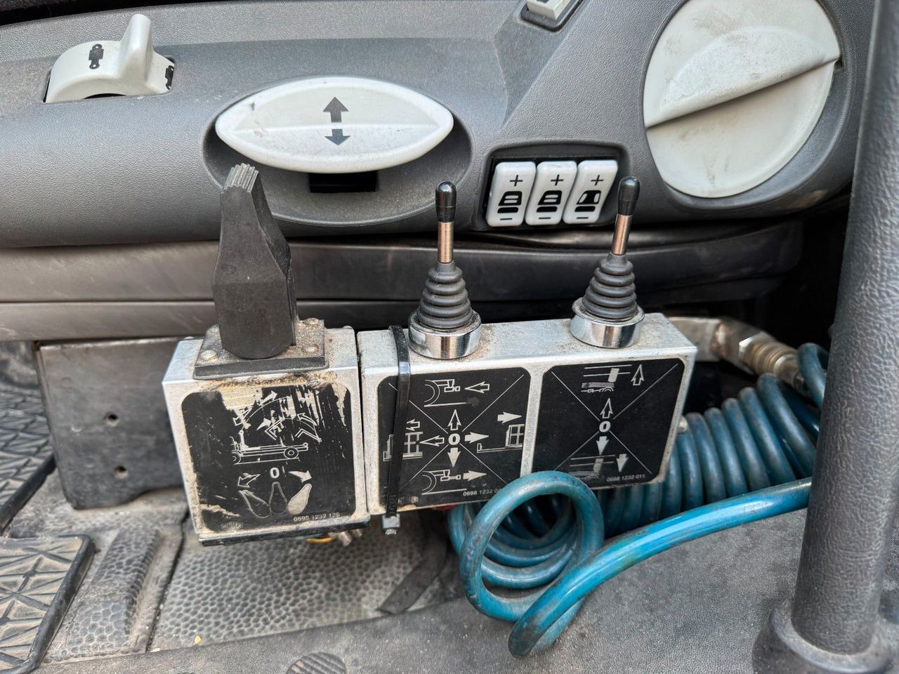 Meiller Abrollaufbau RK 20,65 - Hook lift truck: picture 4 Meiller Abrollaufbau RK 20,65 - Hook lift truck: picture 4