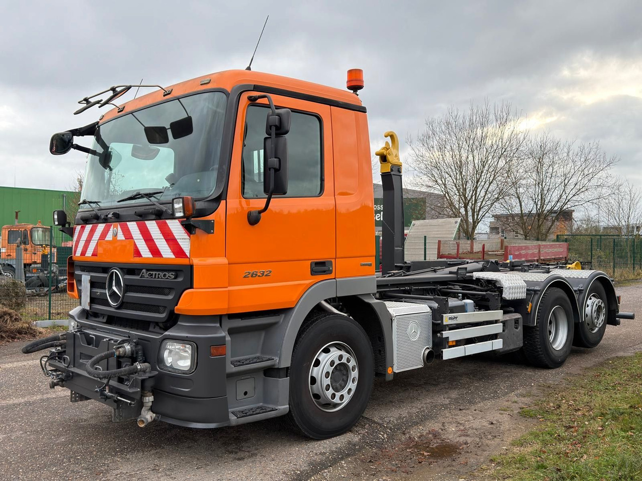 Mercedes-Benz 2632 6x2 ARK | Lift & Lenk | hydr. Containerver. - Hook lift truck: picture 5 Mercedes-Benz 2632 6x2 ARK | Lift & Lenk | hydr. Containerver. - Hook lift truck: picture 5