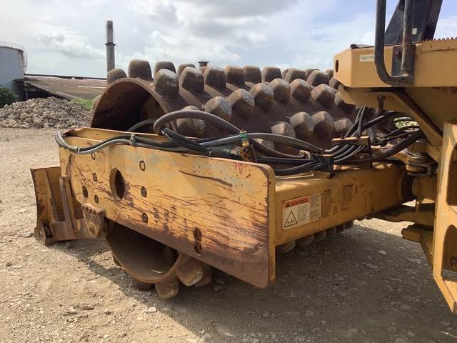 CAT CP533D - Compactor: picture 4 CAT CP533D - Compactor: picture 4