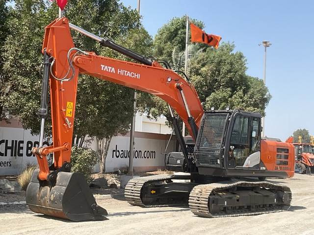 Tata Hitachi ZX220LC-5G - Crawler excavator: picture 1 Tata Hitachi ZX220LC-5G - Crawler excavator: picture 1