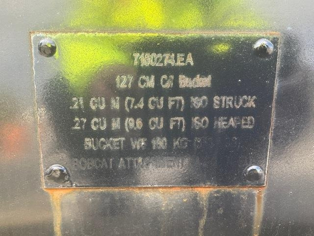 Bobcat - Loader bucket: picture 5 Bobcat - Loader bucket: picture 5