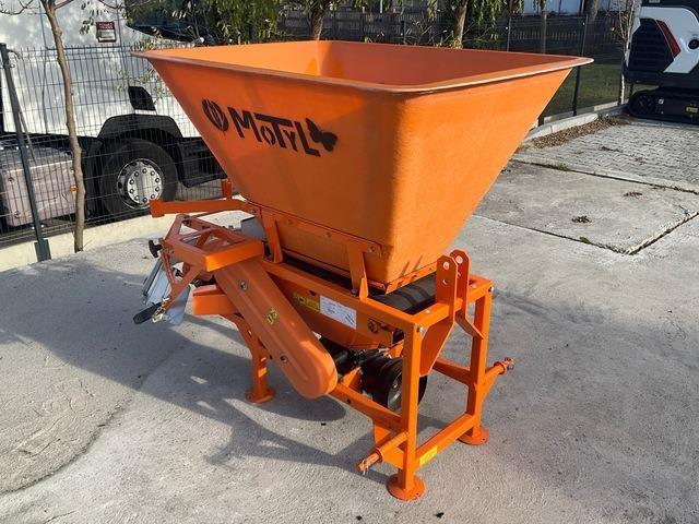 Motyl Symbol N031M - Sand/ Salt spreader: picture 5 Motyl Symbol N031M - Sand/ Salt spreader: picture 5
