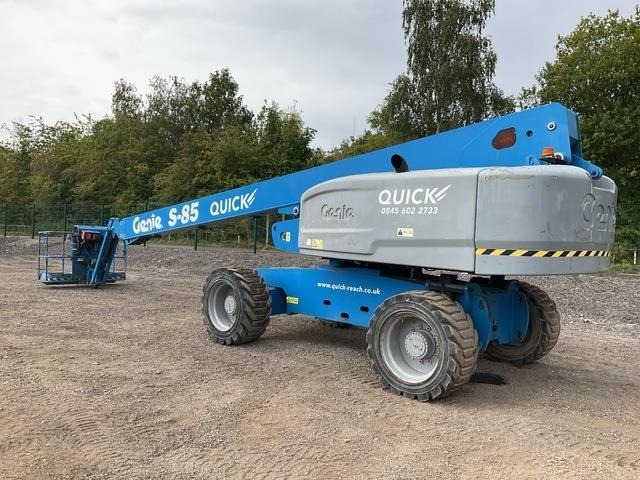 Genie S85 - Articulated boom: picture 2 Genie S85 - Articulated boom: picture 2