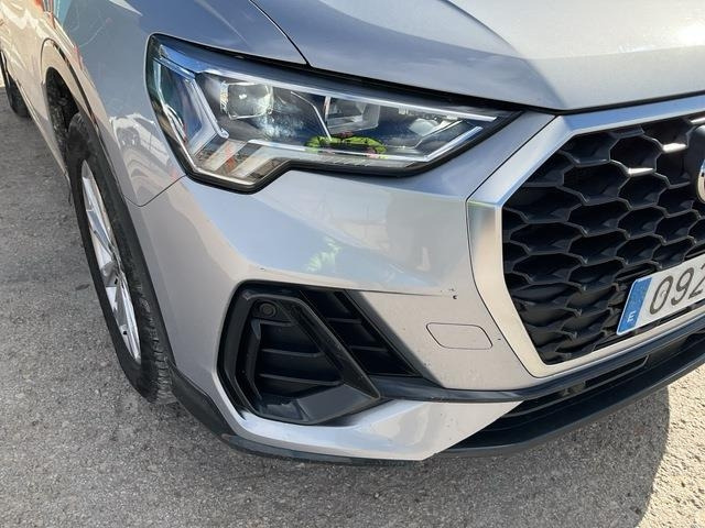 Car Audi Q3: picture 11