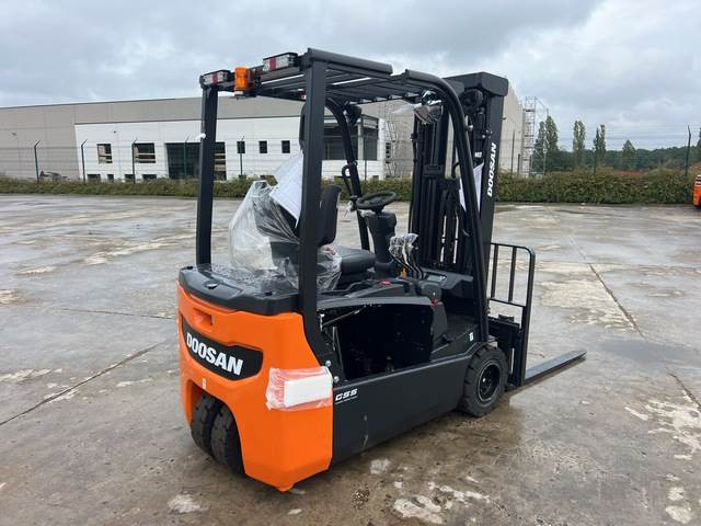 Doosan B20T-7 PLUS - Electric forklift: picture 3 Doosan B20T-7 PLUS - Electric forklift: picture 3