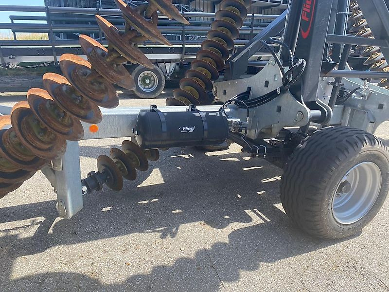 Fliegl KSE 680 Kettenscheibenegge - Disc harrow: picture 4 Fliegl KSE 680 Kettenscheibenegge - Disc harrow: picture 4