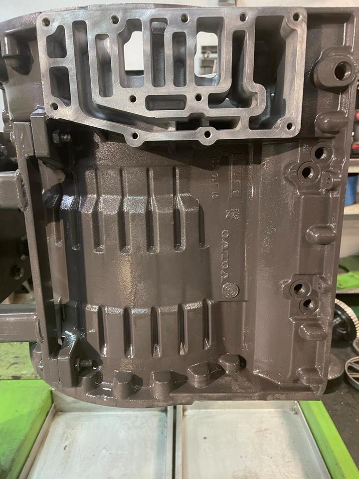 VOLVO PT1560 22545 - Gearbox and parts for Dumper: picture 1 VOLVO PT1560 22545 - Gearbox and parts for Dumper: picture 1