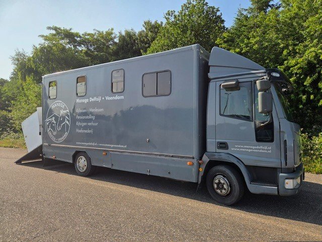 IVECO 75E - Livestock truck: picture 2 IVECO 75E - Livestock truck: picture 2
