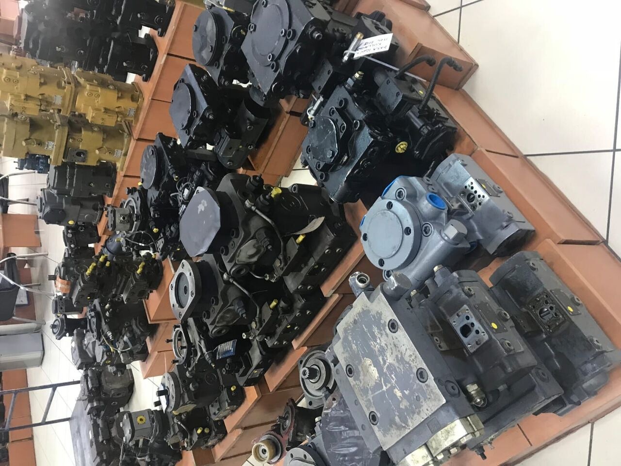 Rexroth A8VO107 for Rexroth backhoe loader for parts - Hydraulic motor for Backhoe loader: picture 1 Rexroth A8VO107 for Rexroth backhoe loader for parts - Hydraulic motor for Backhoe loader: picture 1