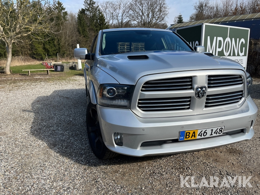 Pickup truck Dodge Ram 1500 Hemi V8 - Commercial vehicle: picture 5 Pickup truck Dodge Ram 1500 Hemi V8 - Commercial vehicle: picture 5