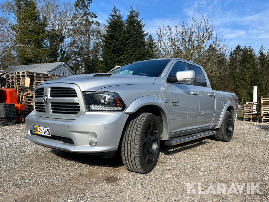 Pickup truck Dodge Ram 1500 Hemi V8 - Commercial vehicle: picture 1 Pickup truck Dodge Ram 1500 Hemi V8 - Commercial vehicle: picture 1