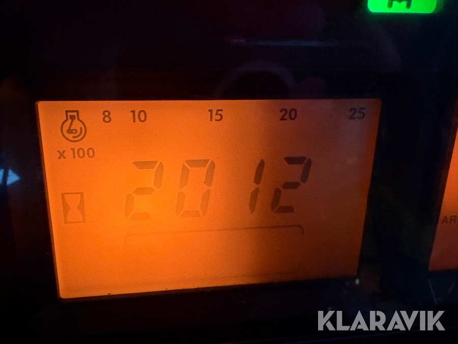 Traktor New Holland TM190 med klippearm. - Farm tractor: picture 5 Traktor New Holland TM190 med klippearm. - Farm tractor: picture 5