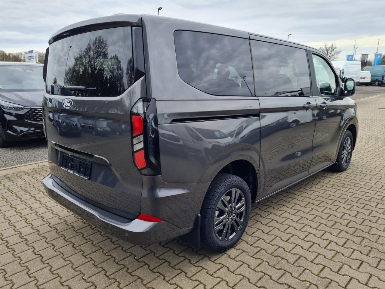 Ford Tourneo Custom 320 L1 AG Titanium X AHK LED NAVI 2X SCHIEBE - Passenger van: picture 4 Ford Tourneo Custom 320 L1 AG Titanium X AHK LED NAVI 2X SCHIEBE - Passenger van: picture 4