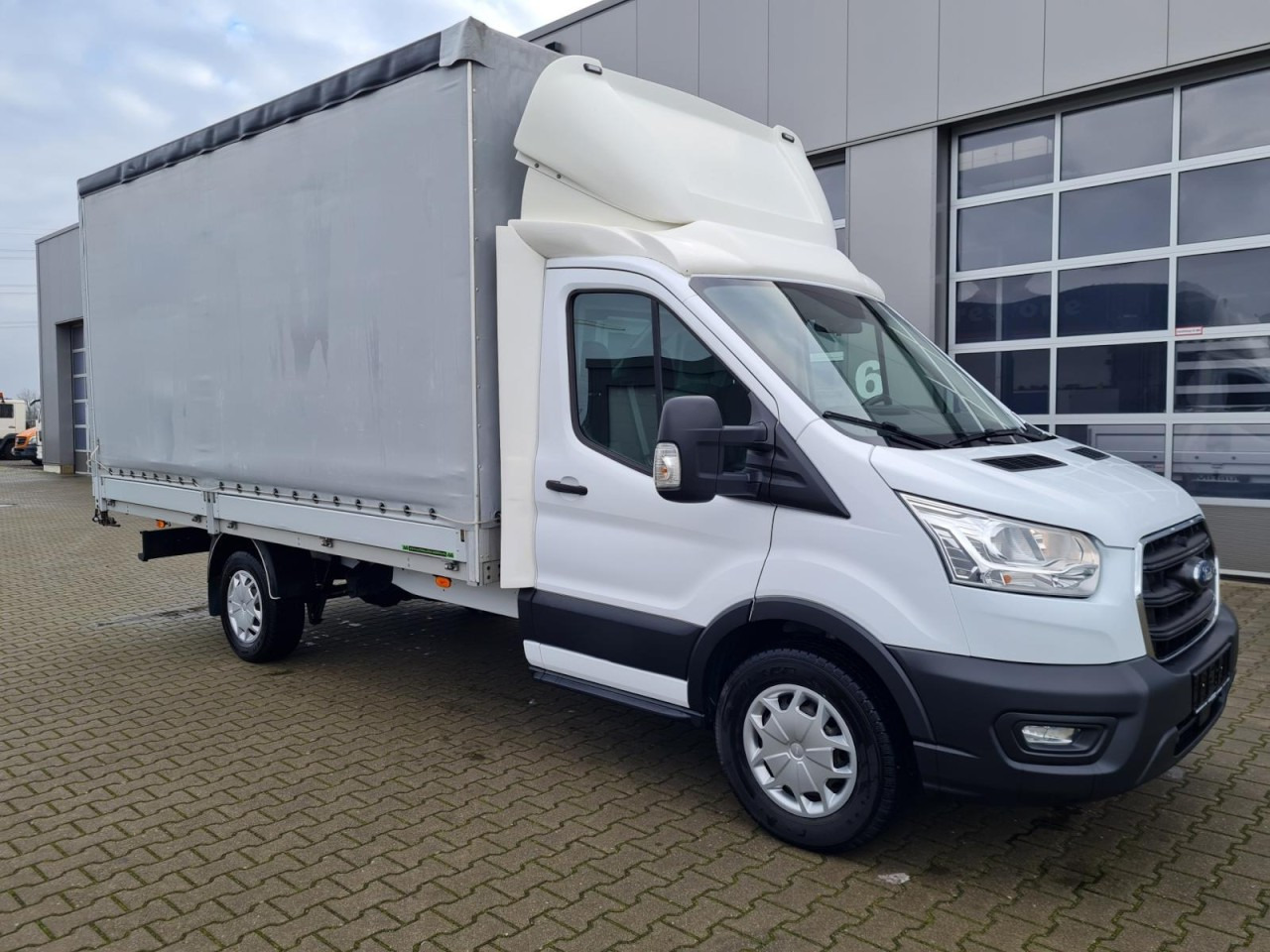 Ford Transit 350 Pritsche TDci Schiebe Plane Trend RWD - Curtain side van: picture 3 Ford Transit 350 Pritsche TDci Schiebe Plane Trend RWD - Curtain side van: picture 3
