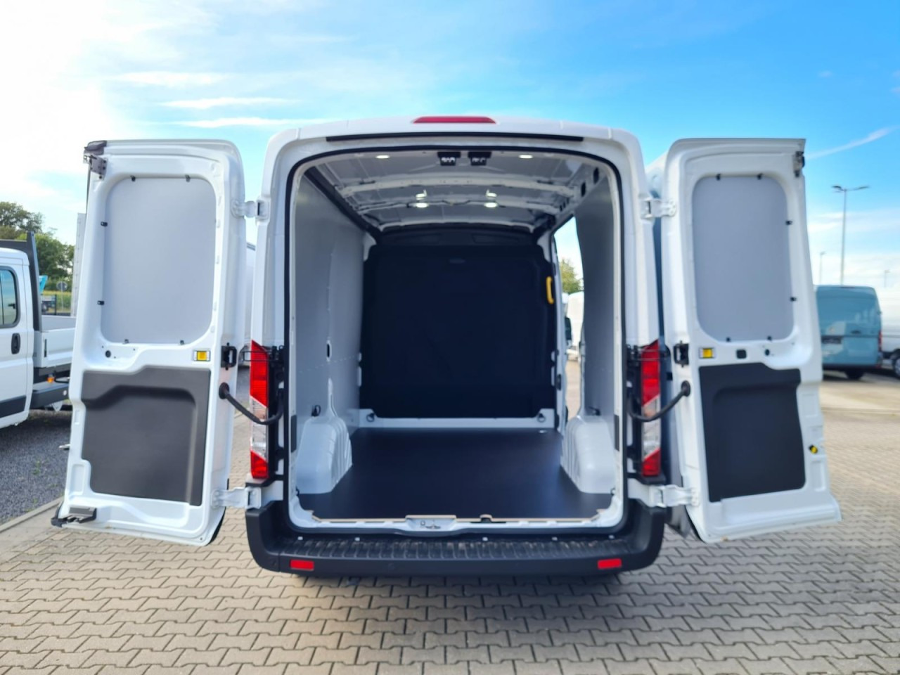 Ford Transit Kasten TDCi L2H2 Trend Klima Holzverkleid. - Small van: picture 5 Ford Transit Kasten TDCi L2H2 Trend Klima Holzverkleid. - Small van: picture 5