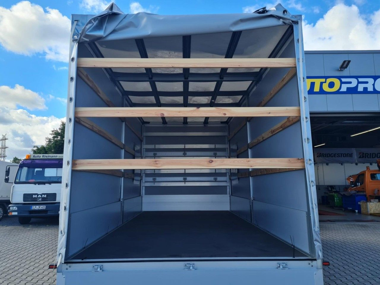 Mercedes-Benz Sprinter 317 CDI Pritsche Plane Schlafkab. RWD - Curtain side van: picture 5 Mercedes-Benz Sprinter 317 CDI Pritsche Plane Schlafkab. RWD - Curtain side van: picture 5