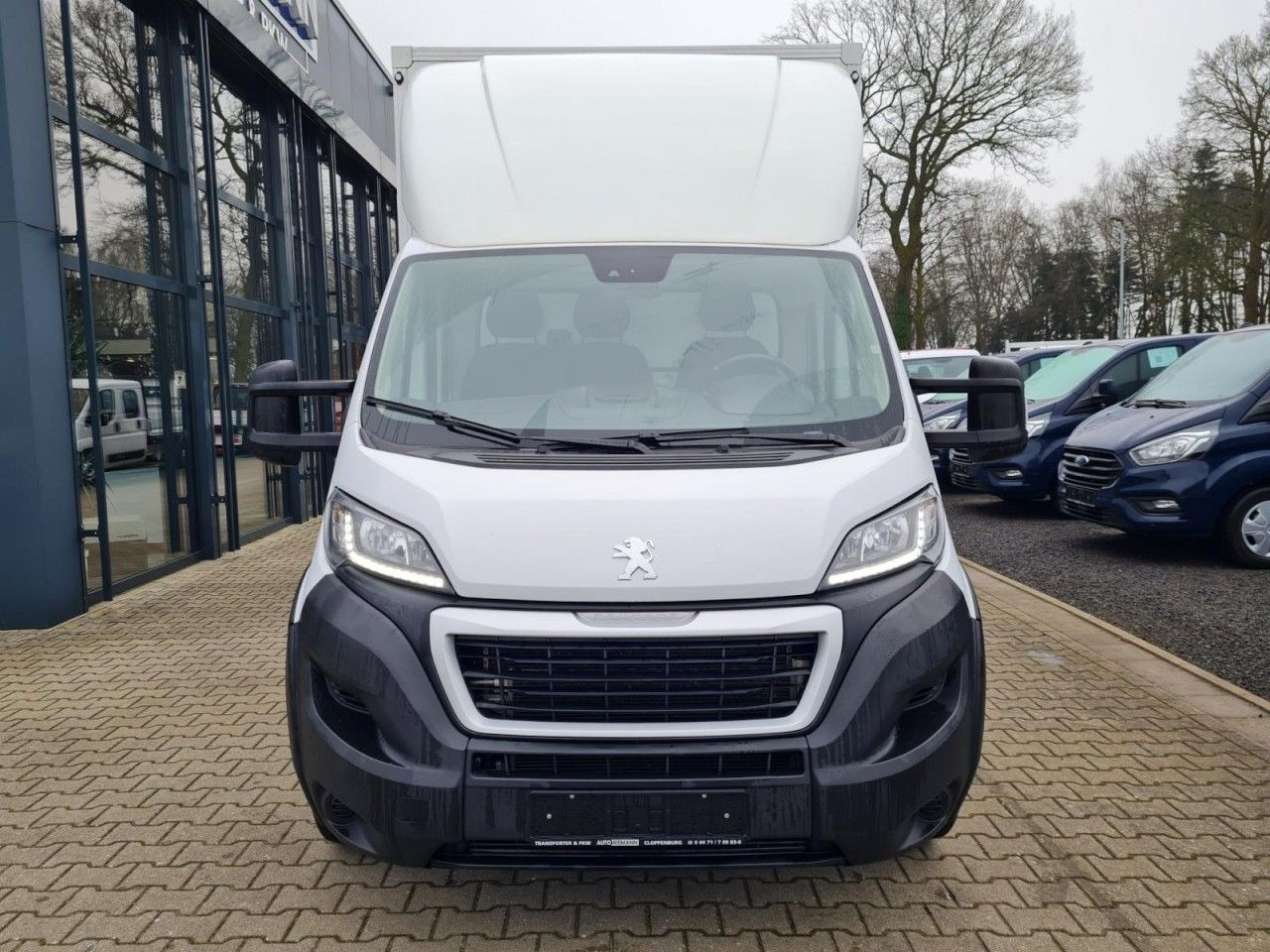 Peugeot Boxer 3.5t Koffer lang L4 ERGO KLIMA KOMFORT TEM - Closed box van: picture 2 Peugeot Boxer 3.5t Koffer lang L4 ERGO KLIMA KOMFORT TEM - Closed box van: picture 2
