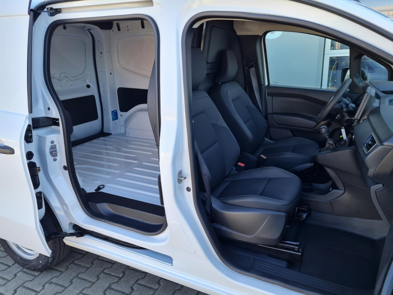 Renault Kangoo Van Kasten L1H1 TCe 1.3i KLIMA PDC TEMPOMAT - Small van: picture 4 Renault Kangoo Van Kasten L1H1 TCe 1.3i KLIMA PDC TEMPOMAT - Small van: picture 4