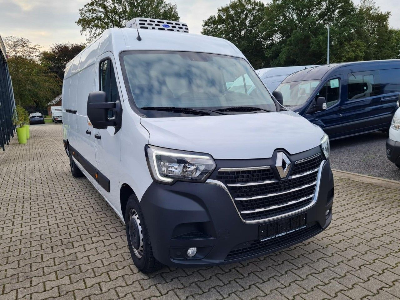 Renault Master 3.5t Kühlkasten Carrier L3H2 lang TEMPOMA - Refrigerated delivery van: picture 2 Renault Master 3.5t Kühlkasten Carrier L3H2 lang TEMPOMA - Refrigerated delivery van: picture 2
