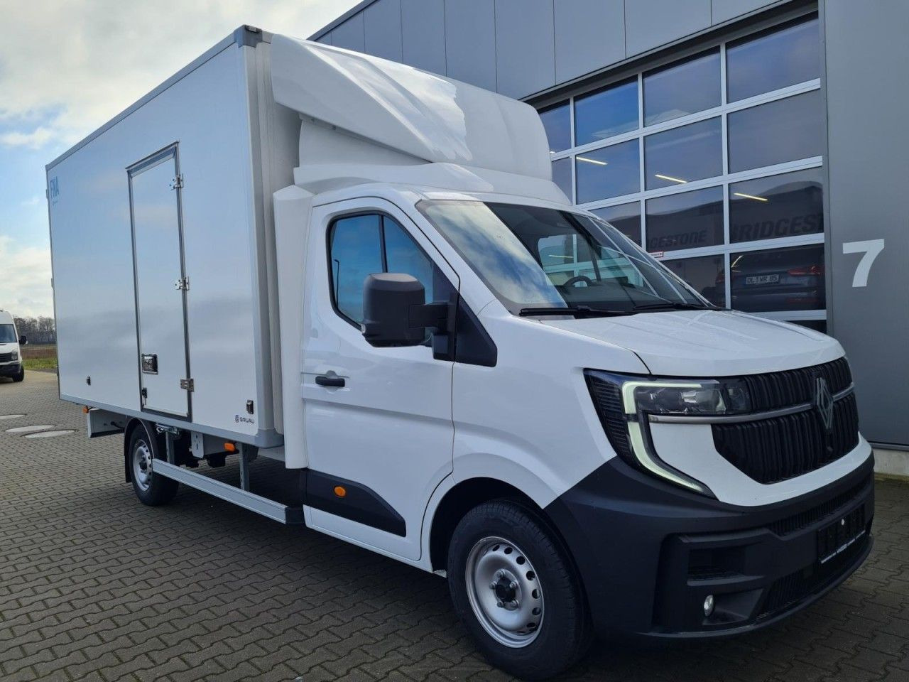 Renault Master 35 New Möbel Koffer KLIMA KAMERA TEMPOMAT - Closed box van: picture 4 Renault Master 35 New Möbel Koffer KLIMA KAMERA TEMPOMAT - Closed box van: picture 4