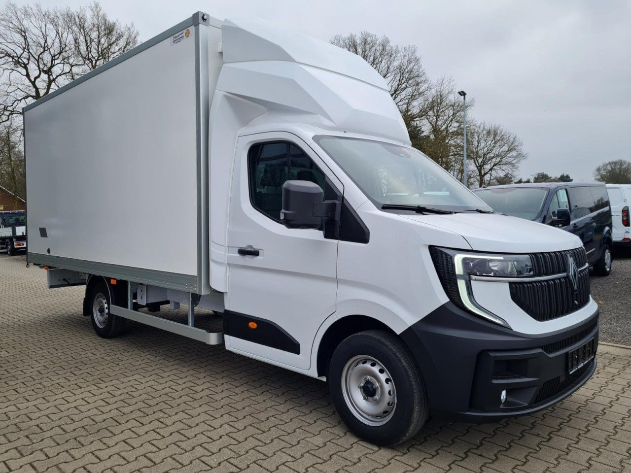 Renault Master 35 New Möbel Koffer KLIMA Tempom LF 4,80m - Closed box van: picture 3 Renault Master 35 New Möbel Koffer KLIMA Tempom LF 4,80m - Closed box van: picture 3