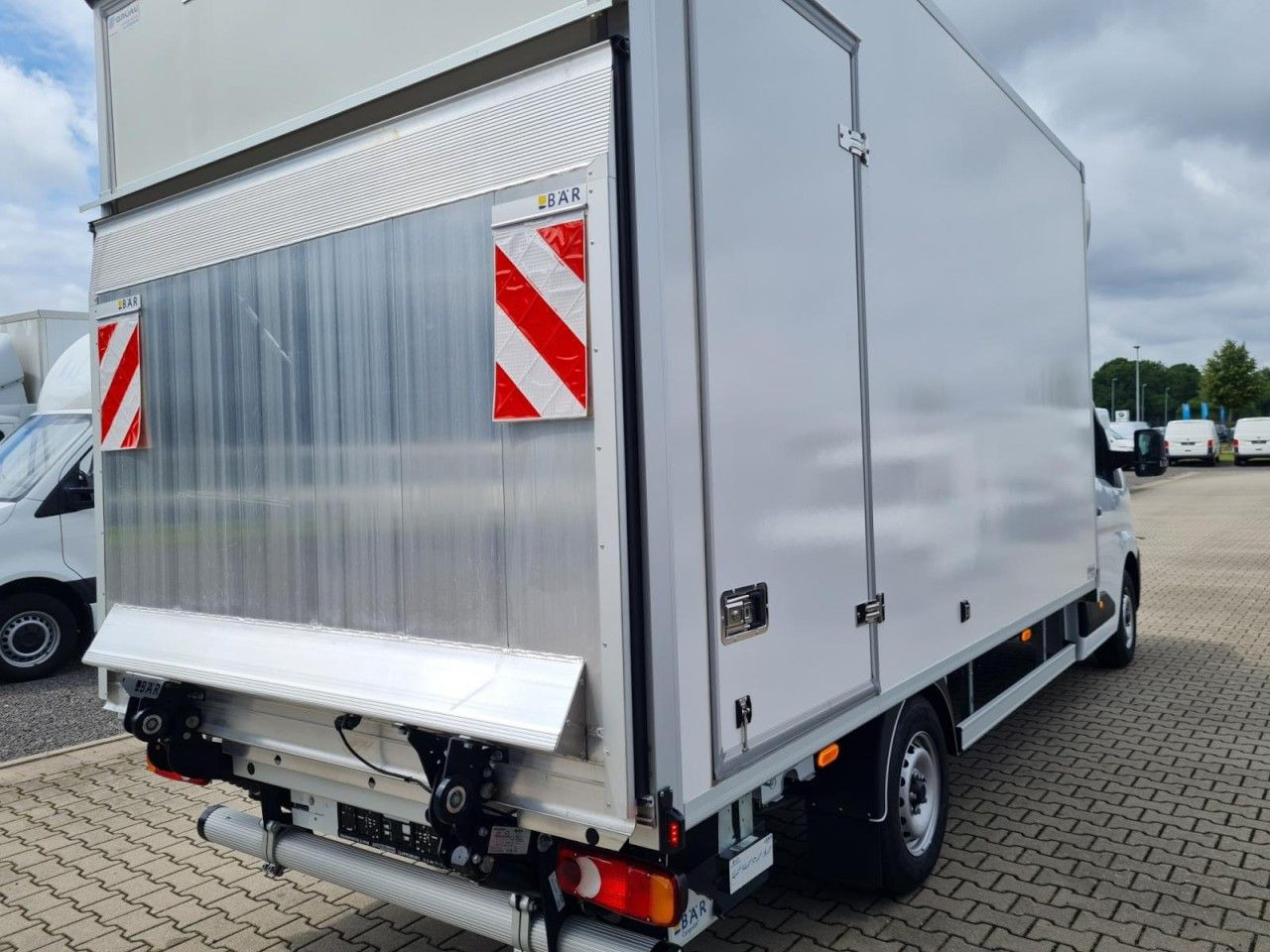 Renault Master 35 New Möbel Koffer LBW KLIMA TEMPOMAT - Closed box van: picture 4 Renault Master 35 New Möbel Koffer LBW KLIMA TEMPOMAT - Closed box van: picture 4