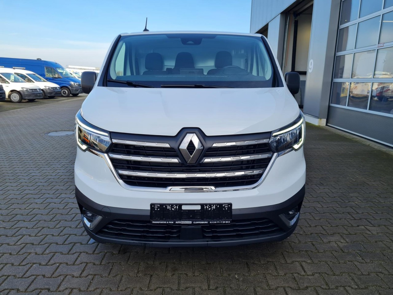 Renault Trafic Kasten dCi 130 L2H1 Komfort AHK LED Allwetter - Small van: picture 2 Renault Trafic Kasten dCi 130 L2H1 Komfort AHK LED Allwetter - Small van: picture 2