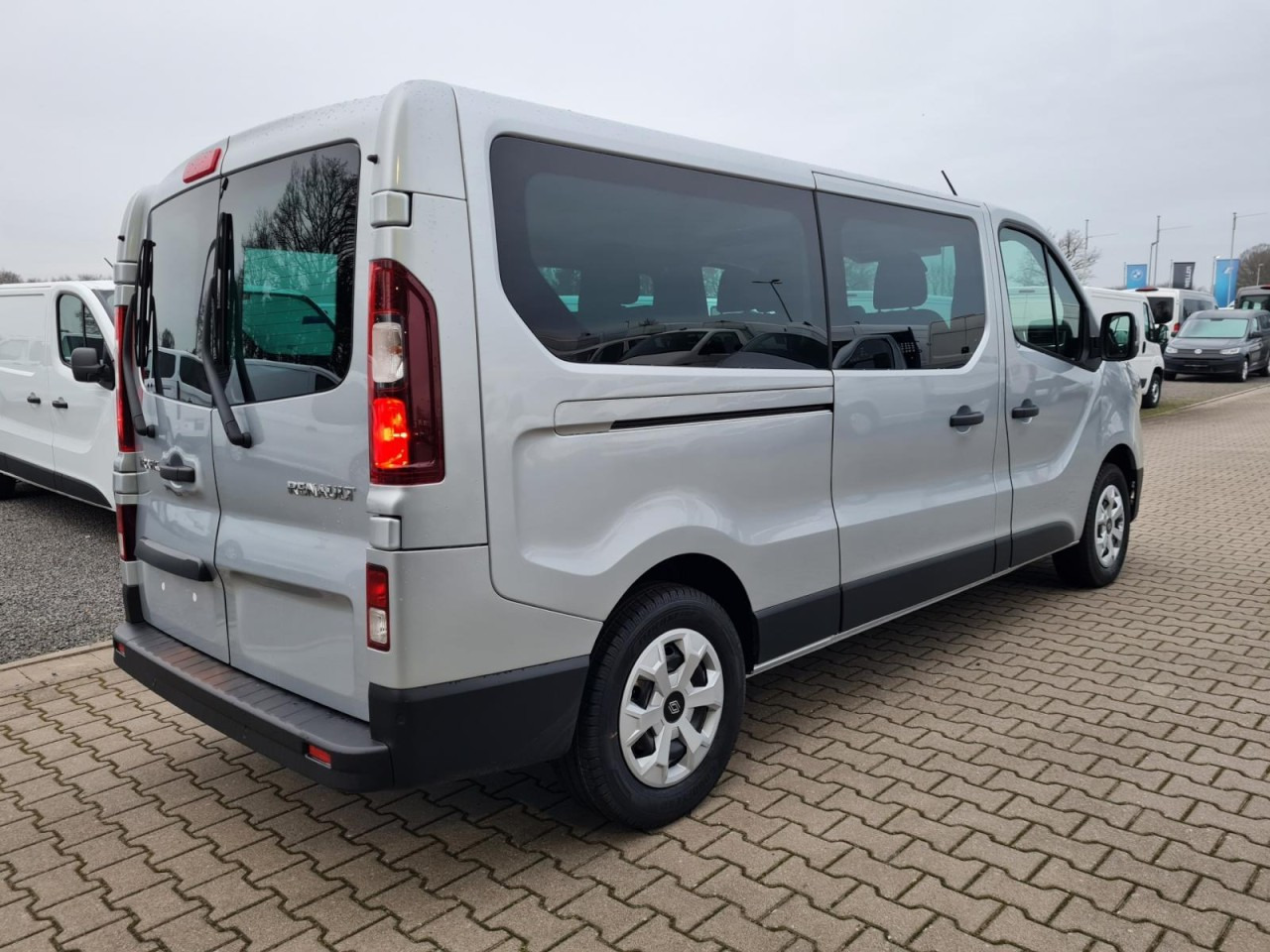 Renault Trafic Kombi 9-Sitze L2 Grand Equilibre KLIMA TEMPOMAT - Combi van: picture 5 Renault Trafic Kombi 9-Sitze L2 Grand Equilibre KLIMA TEMPOMAT - Combi van: picture 5